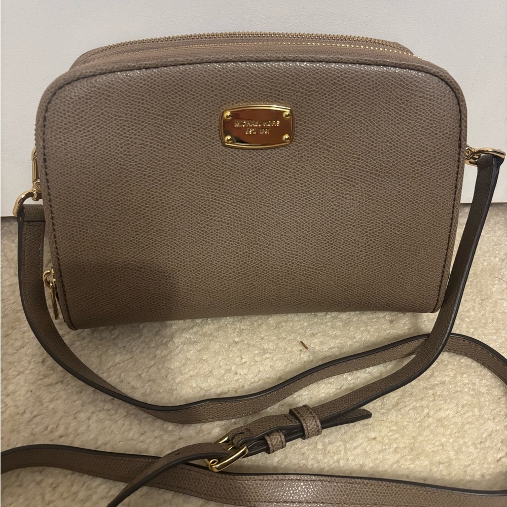 Michael Kors Reese Crossbody Bag in Dune